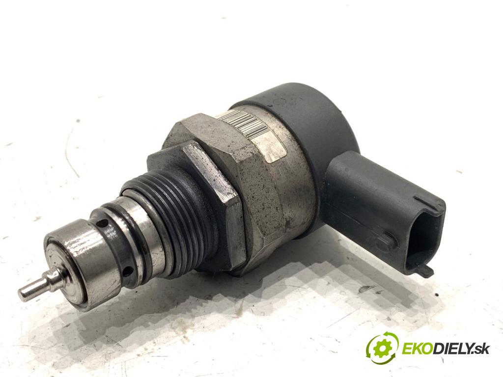 JAGUAR F-PACE SUV 2016 120 kW 2.0 TD4 1999 Regulátor tlaku paliva 0281006464 (Palivový systém ostatní)