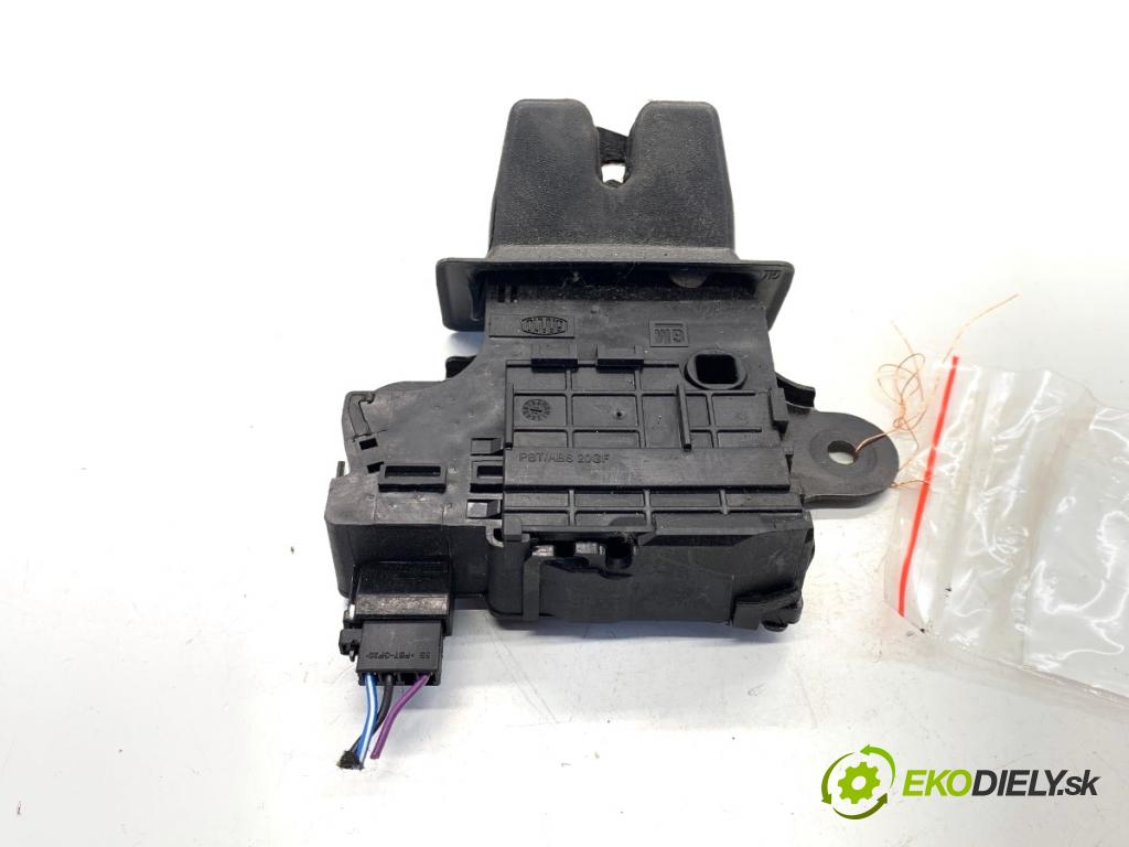 OPEL ASTRA J sedan 2017 103 kW 1.4 LPG (69) 1364 zámok dverí zad 13513995