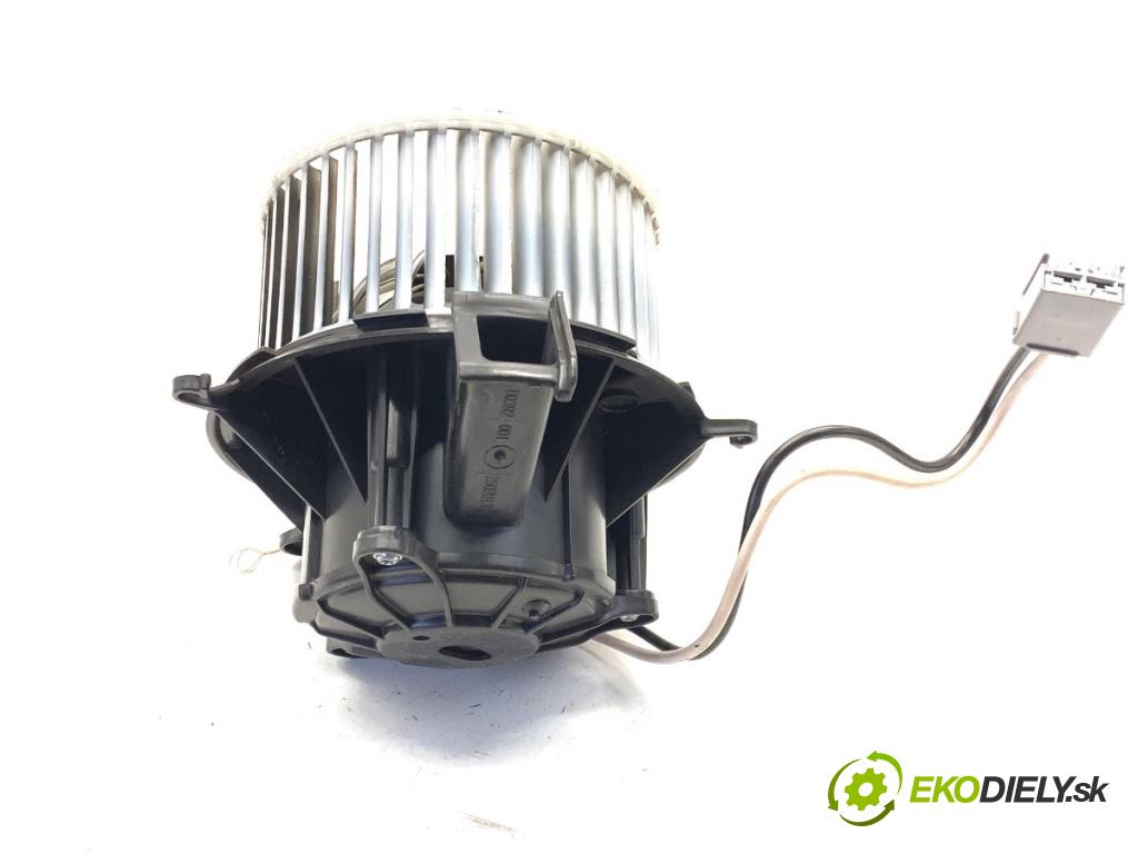 OPEL ASTRA J sedan 2017 103 kW 1.4 LPG (69) 1364 ventilátor kúrenia U7253002