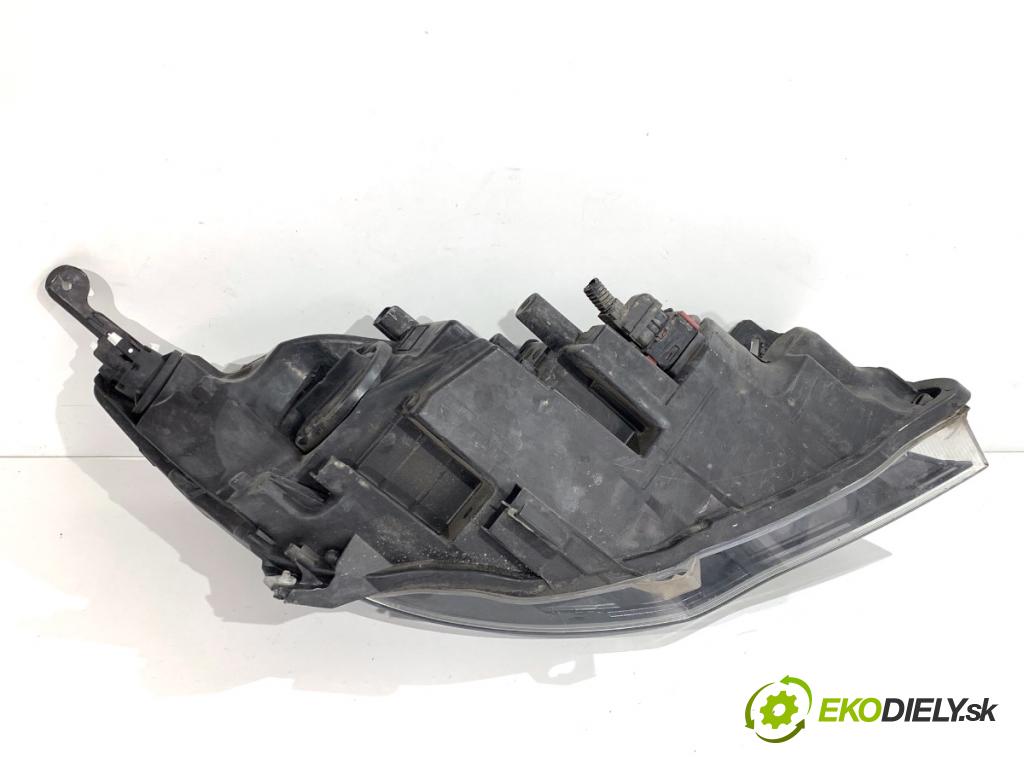 OPEL ASTRA J sedan 2017 103 kW 1.4 LPG (69) 1364 světlomet levý přední část 13371595