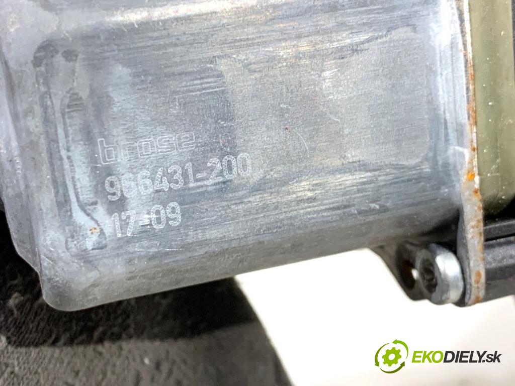 OPEL ASTRA J sedan 2017 103 kW 1.4 LPG (69) 1364 mechanismus okna levý přední část 13350757