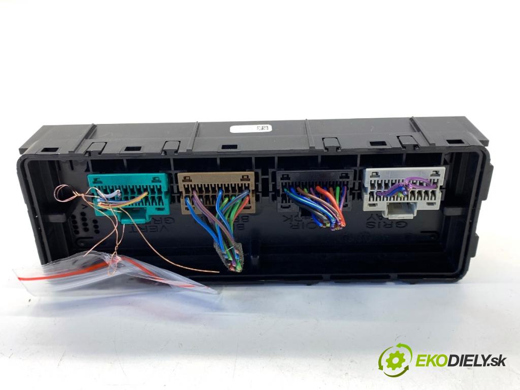 OPEL ASTRA J sedan 2017 103 kW 1.4 LPG (69) 1364 Modul Riadiaca jednotka klimatizácie 13591703 (Kľučka dverí ostatné)