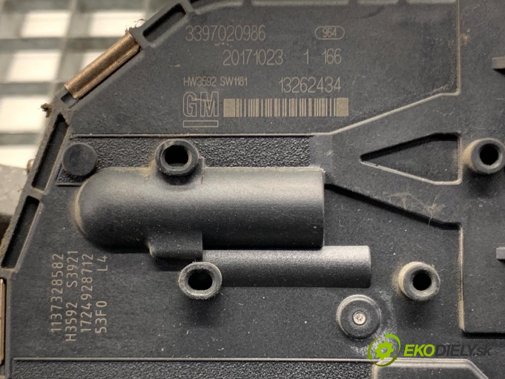 OPEL ASTRA J sedan 2017 103 kW 1.4 LPG (69) 1364 mechanismus stěračů přední část 13262434 (Motorek stěračů přední)