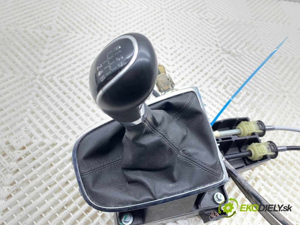 OPEL ASTRA J sedan 2017 103 kW 1.4 LPG (69) 1364 Kulisa 55486394 (Rýchlostná páka (kulisa))