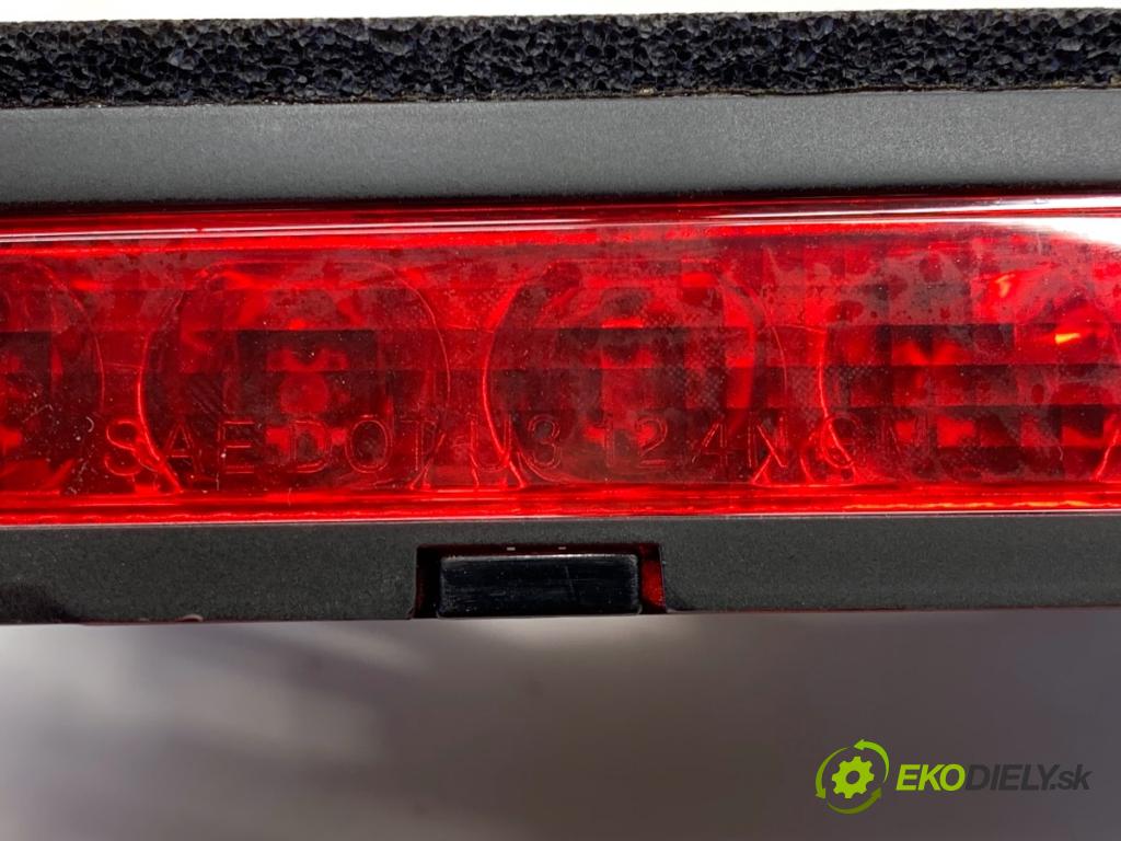 OPEL ASTRA J sedan 2017 103 kW 1.4 LPG (69) 1364 Svetlo brzdových svetiel