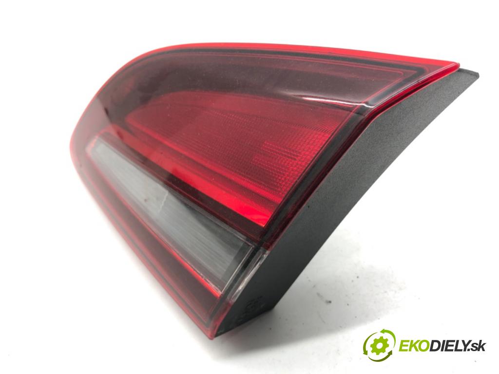 OPEL ASTRA J sedan 2017 103 kW 1.4 LPG (69) 1364 Svetlo zad pravá vnútorná 25870194 (Kľučka dverí ostatné)