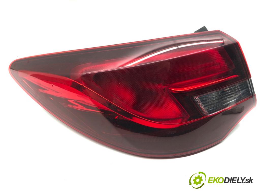 OPEL ASTRA J sedan 2017 103 kW 1.4 LPG (69) 1364 světlo levý zadní část 25870153