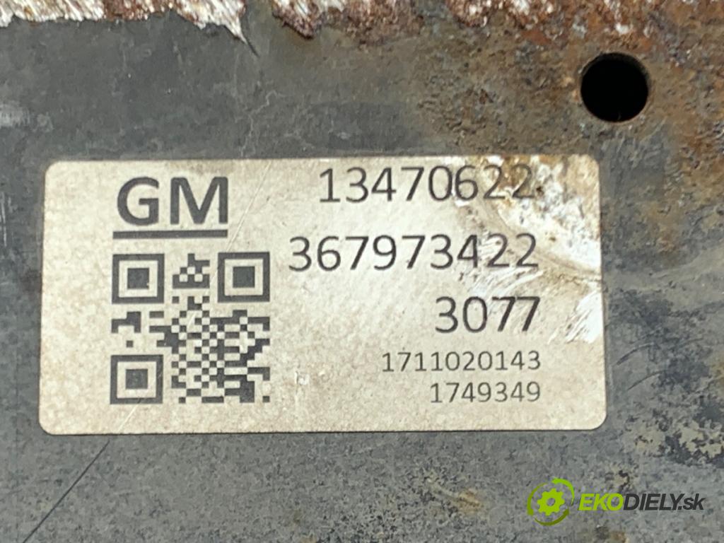 OPEL ASTRA J sedan 2017 103 kW 1.4 LPG (69) 1364 výztuha pod motor 13470622 (Přední výztuha)