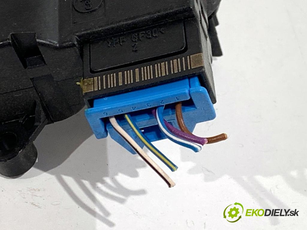 VW GOLF VII Kombi 2015 110 kW 2.0 TDI 1968 motor topení 5Q0907511K