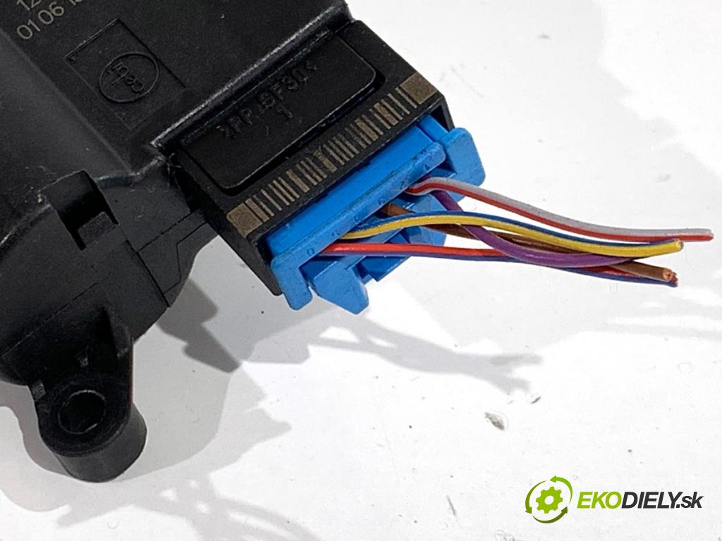 VW GOLF VII Kombi 2015 110 kW 2.0 TDI 1968 motor topení 5Q0907511K