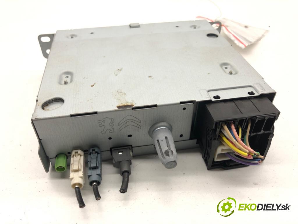 PEUGEOT 508 I sedan 2012 103 kW 2.0 HDi 1997 měnič CD 9676837780 (CD měnič)