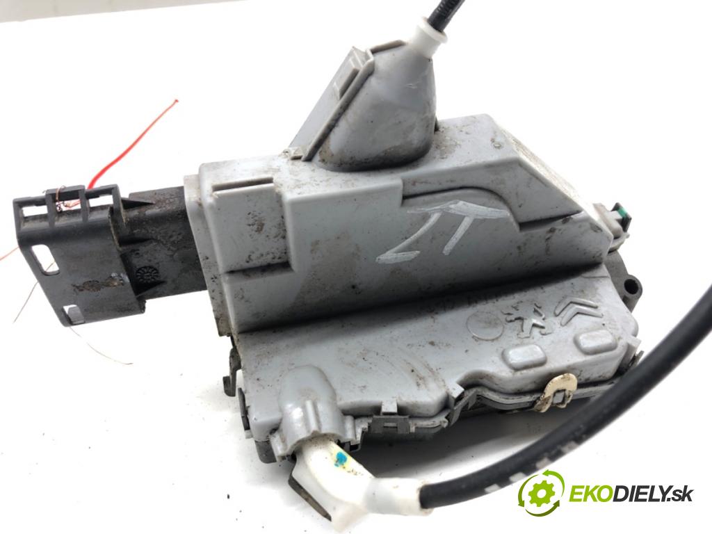 PEUGEOT 508 I sedan 2012 103 kW 2.0 HDi 1997 zámok Dvere ľavy zad 006262