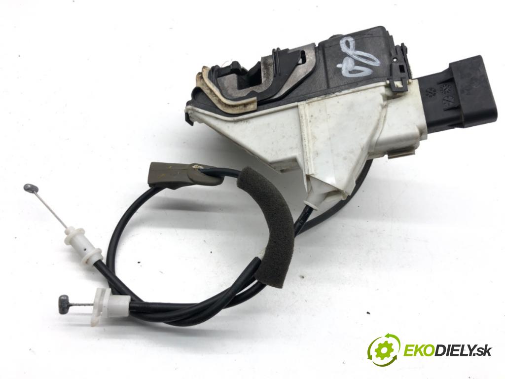 PEUGEOT 508 I sedan 2012 103 kW 2.0 HDi 1997 zámok Dvere pravy predný 006257