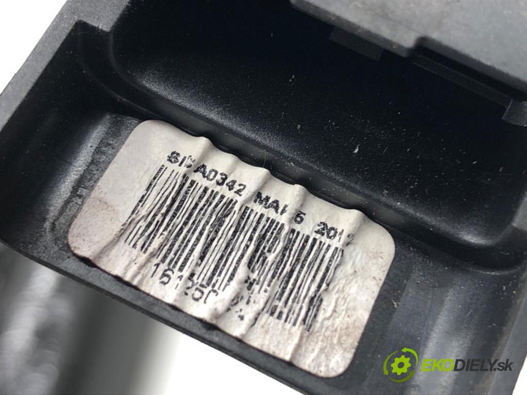 PEUGEOT 508 I sedan 2012 103 kW 2.0 HDi 1997 zámok Dvere pravy predný 006257