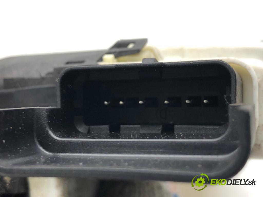 PEUGEOT 508 I sedan 2012 103 kW 2.0 HDi 1997 zámok Dvere ľavy predný 006256