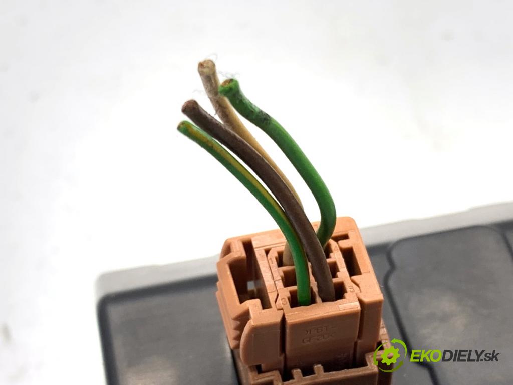 PEUGEOT 508 I sedan 2012 103 kW 2.0 HDi 1997 Dislpej 9676198280 (Prístrojová doska)