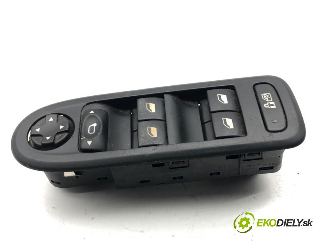 PEUGEOT 508 I sedan 2012 103 kW 2.0 HDi 1997 Prepínač okien 96662118ZD (Prepínacie páčky pod volantom)