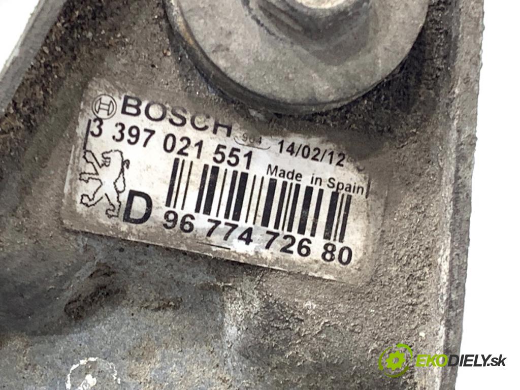 PEUGEOT 508 I sedan 2012 103 kW 2.0 HDi 1997 Mechanizmus stieračov pravy predný 9677472680