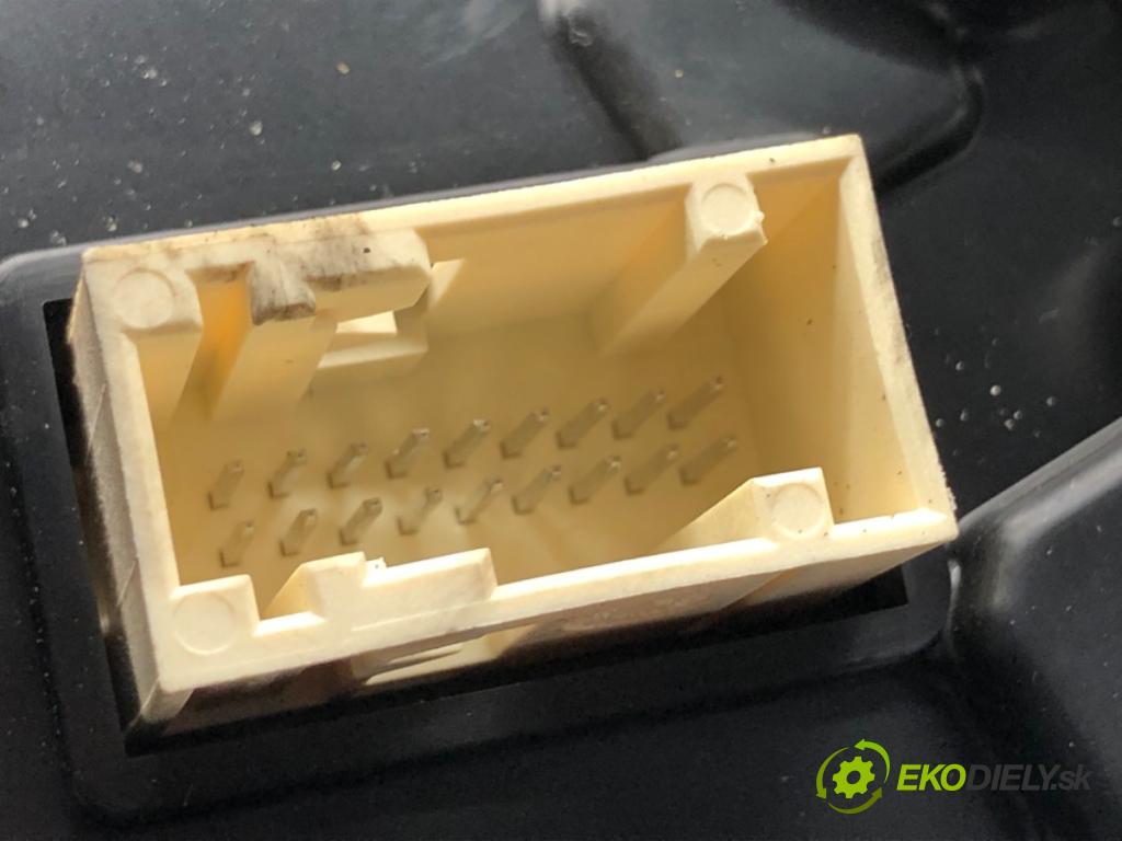 PEUGEOT 508 I sedan 2012 103 kW 2.0 HDi 1997 Prístrojovka 9678565980 (Prístrojová doska)