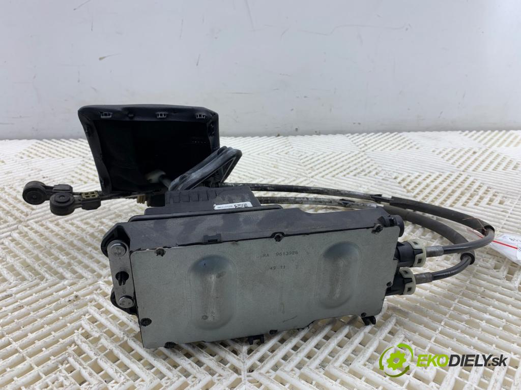 PEUGEOT 508 I sedan 2012 103 kW 2.0 HDi 1997 kulisa 9614412E (Řadicí páka (kulisa) )