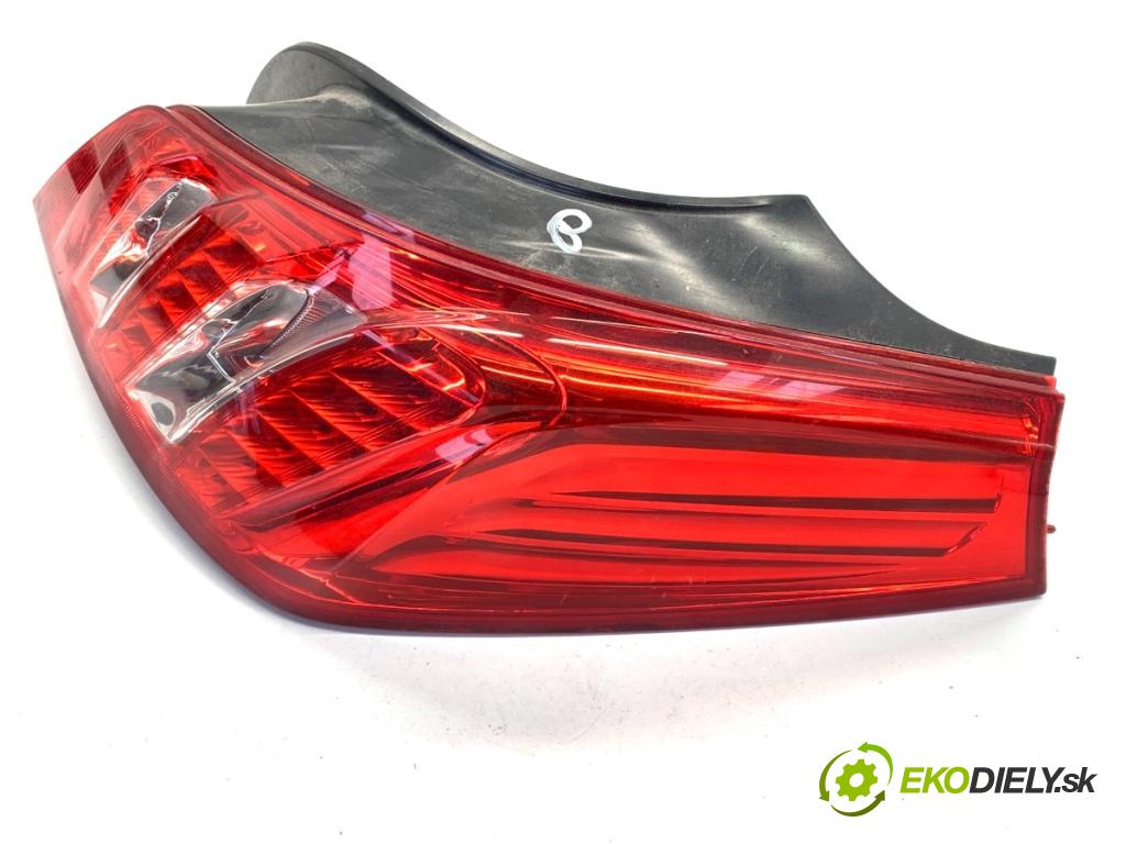 PEUGEOT 508 I sedan 2012 103 kW 2.0 HDi 1997 světlo pravý zadní část 9686293680