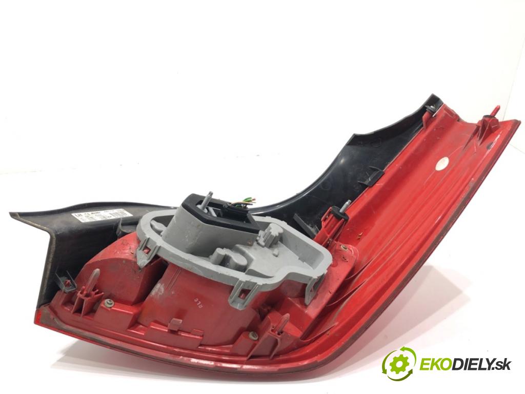 PEUGEOT 508 I sedan 2012 103 kW 2.0 HDi 1997 světlo levý zadní část 9686293780