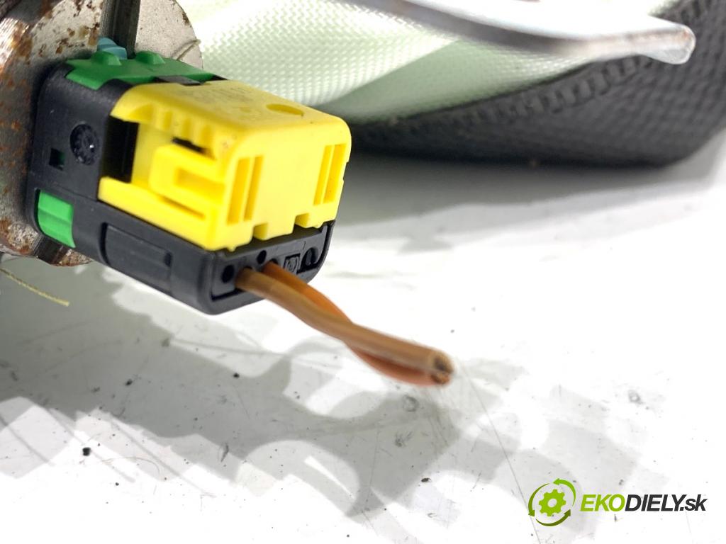 PEUGEOT 508 I sedan 2012 103 kW 2.0 HDi 1997 Stropný pravy