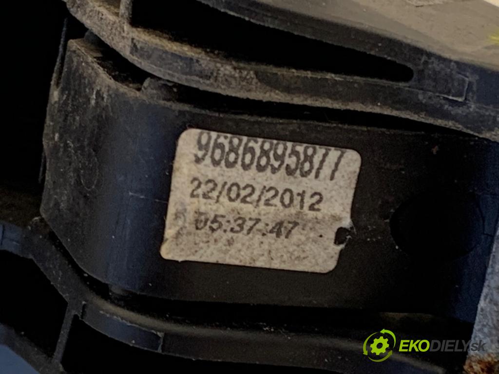 PEUGEOT 508 I sedan 2012 103 kW 2.0 HDi 1997 Kľučka vonkajšia pravy predný 9688834080