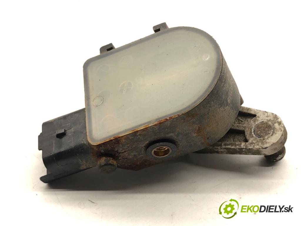 PEUGEOT 508 I sedan 2012 103 kW 2.0 HDi 1997 snímač ÚROVEŇ: XENON 9663696880 (Snímač)