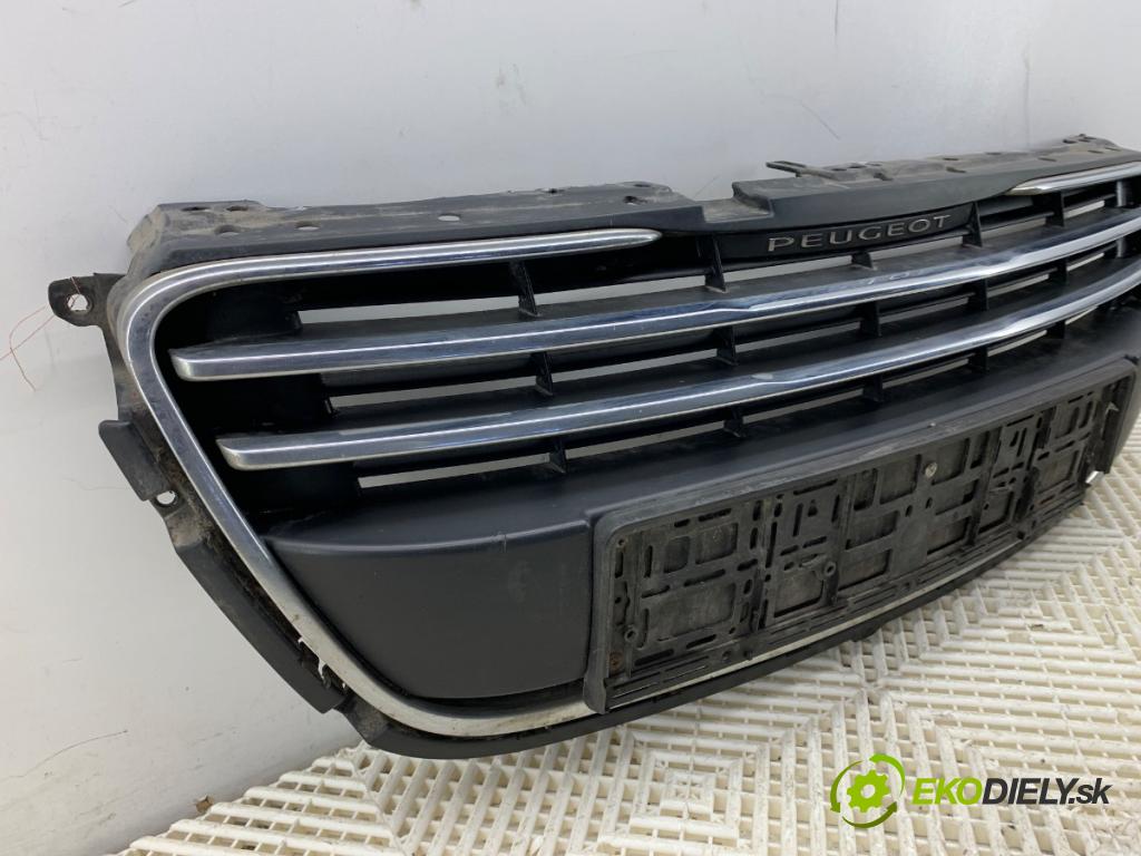 PEUGEOT 508 I sedan 2012 103 kW 2.0 HDi 1997 Mriežka maska (Mriežka predná (maska chladiča))