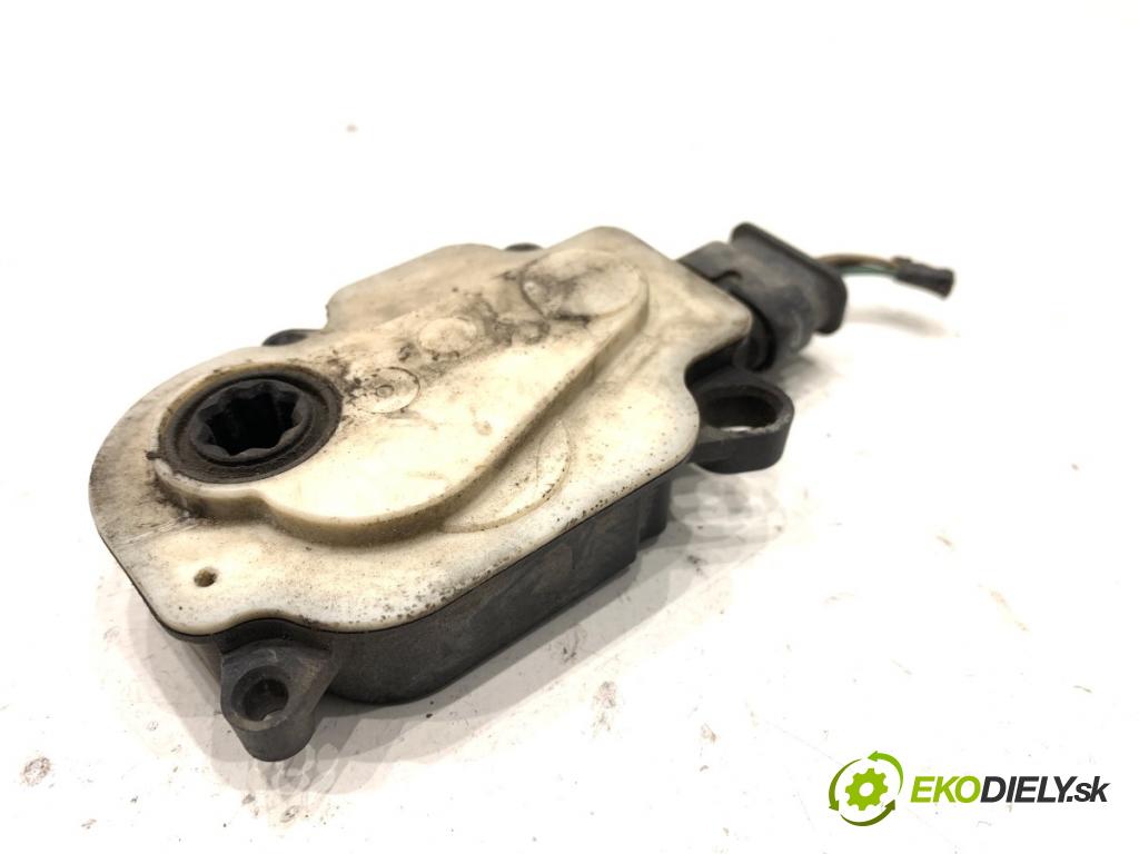 PEUGEOT 508 I sedan 2012 103 kW 2.0 HDi 1997 Motorček ŽALÚZIE: rolety 9673420580