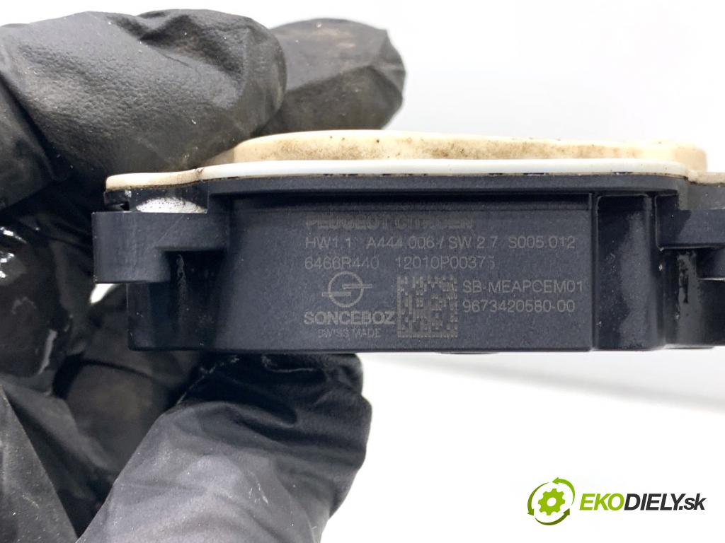 PEUGEOT 508 I sedan 2012 103 kW 2.0 HDi 1997 Motorček ŽALÚZIE: rolety 9673420580