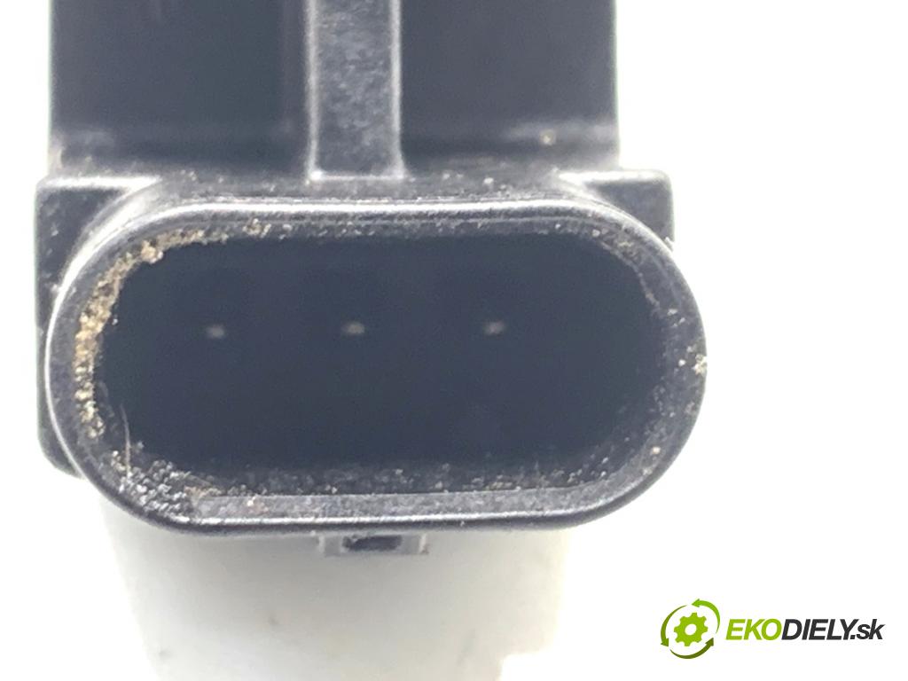 MERCEDES-BENZ X204 SUV 2012 125 kW 220 CDI (204.902) 2143 snímač pozice vačkového hřídele A6519050100 (Snímač polohy klikového hřídele)