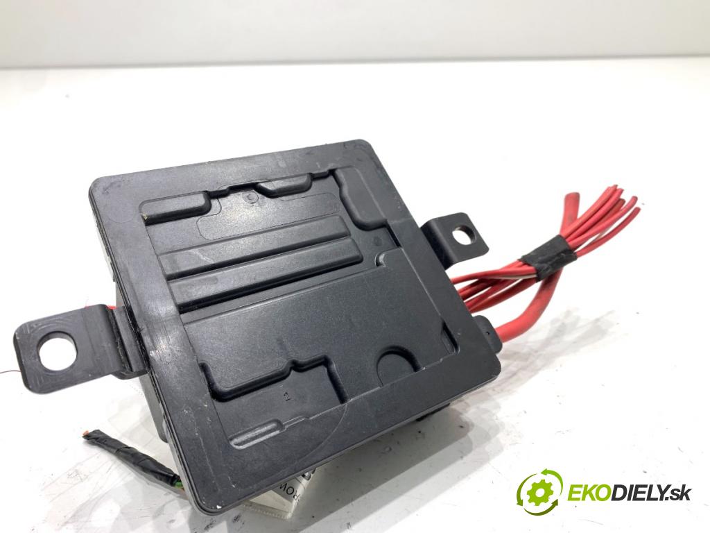 BMW F25 SUV 2016 180 kW xDrive 28 i 1997 modul řídící jednotka NAPÁJENÍ rozdělovač 8645514