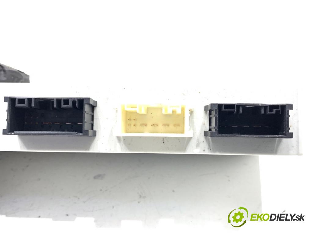 BMW F25 SUV 2016 180 kW xDrive 28 i 1997 modul dveří 7394649