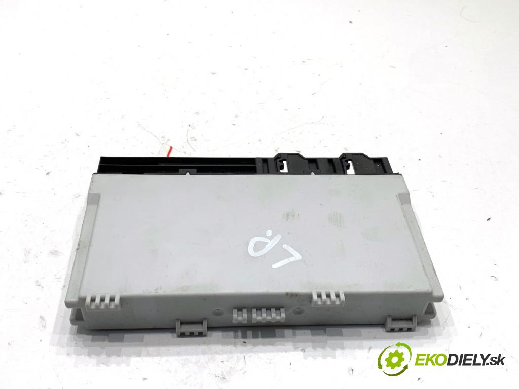 BMW F25 SUV 2016 180 kW xDrive 28 i 1997 modul sedačky 9369123