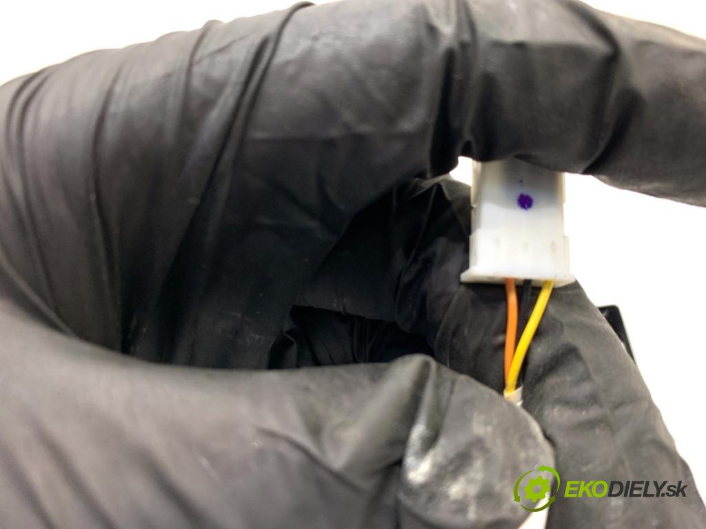 BMW F25 SUV 2016 180 kW xDrive 28 i 1997 přepínač vyhřívání volantu 9267365