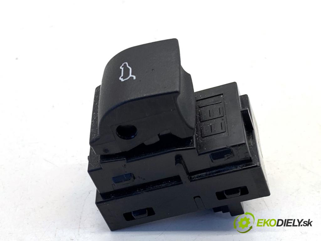 BMW F25 SUV 2016 180 kW xDrive 28 i 1997 přepínač otevírání dveří 9303662 (Páčky pod volantem)