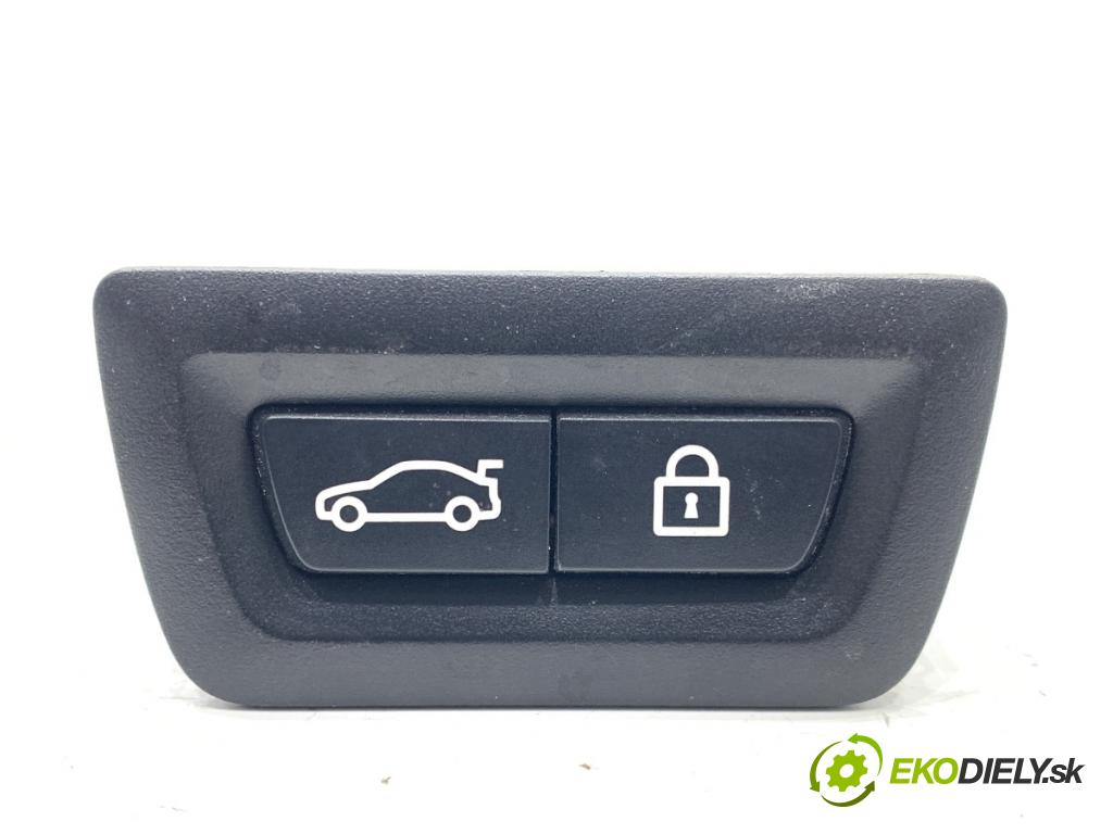 BMW F25 SUV 2016 180 kW xDrive 28 i 1997 Prepínač otvárania dverí 9275121 (Prepínacie páčky pod volantom)