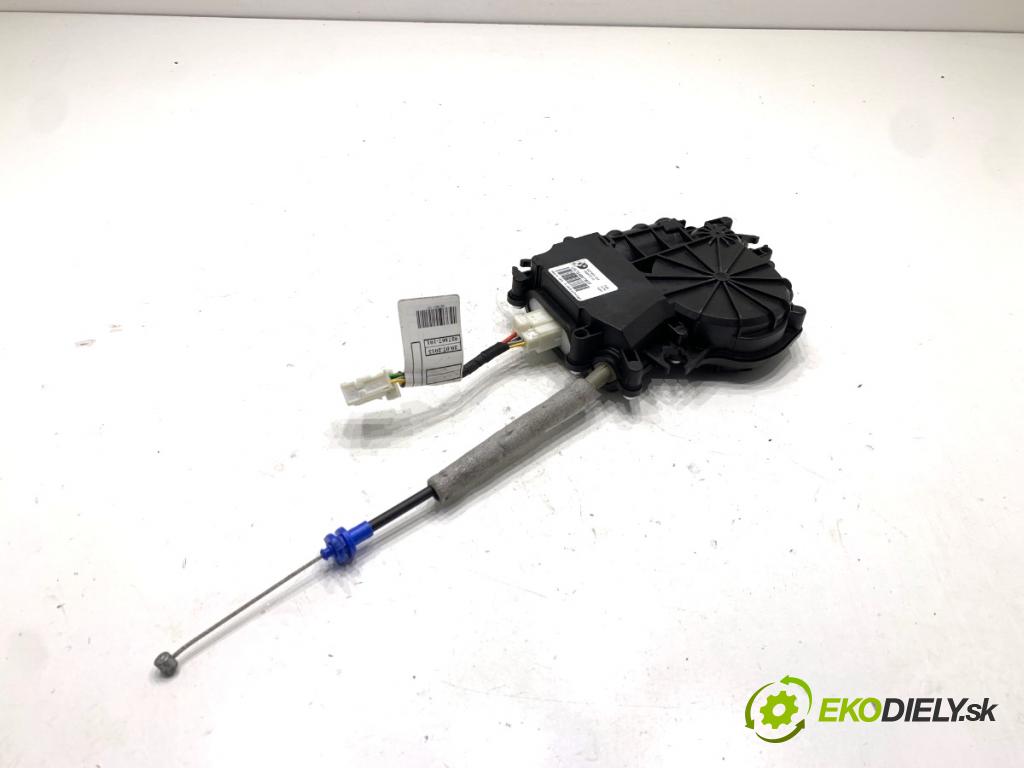 BMW F25 SUV 2016 180 kW xDrive 28 i 1997 VLAK: dveří zadní část 927465