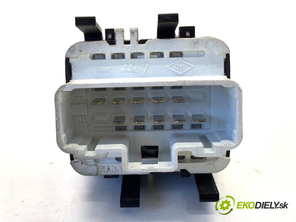 RENAULT CLIO III liftback 2006 63 kW 1.5 dCi (BR17, CR17) 1461 přepínač oken  (Páčky pod volantem)