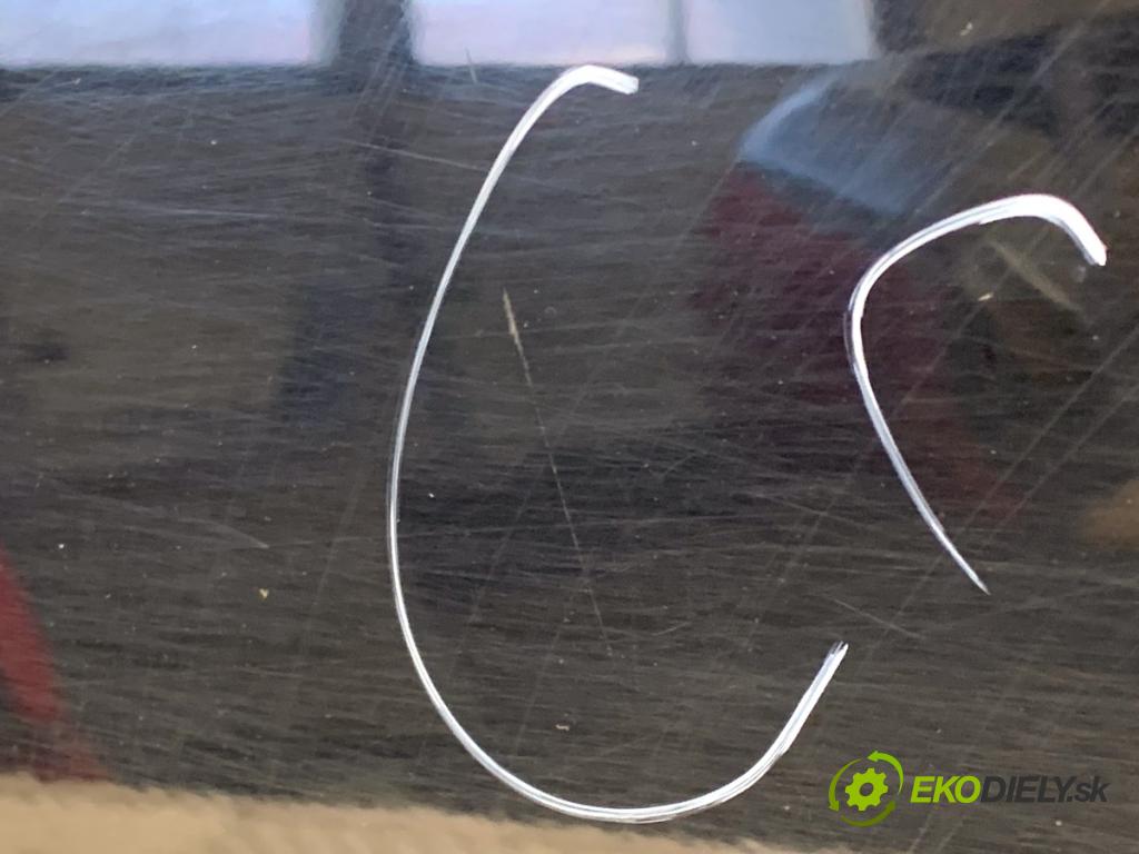 BMW F10 sedan 2010 135 kW 520 d 1995 dveře levý zadní část 668 668