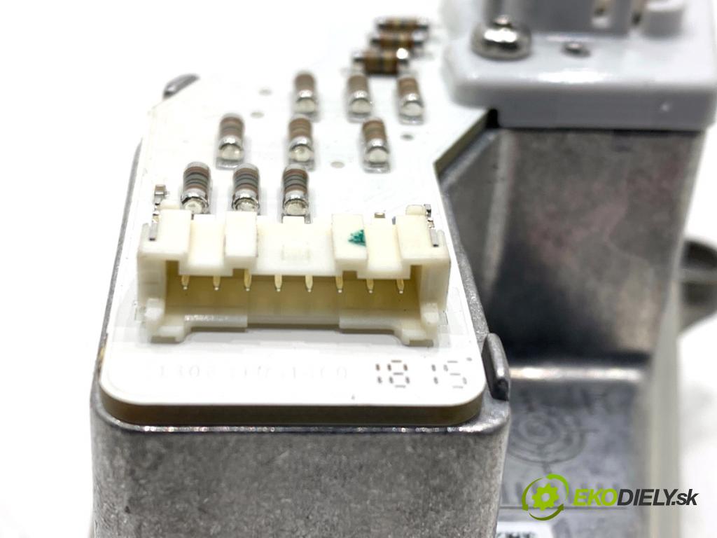 BMW F25 SUV 2016 180 kW xDrive 28 i 1997 modul LED směrovka pravý 1305715330