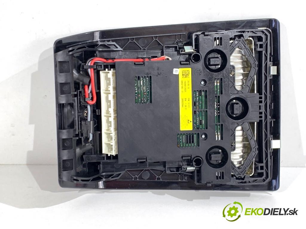 BMW F25 SUV 2016 180 kW xDrive 28 i 1997 světlo stropní 6802189