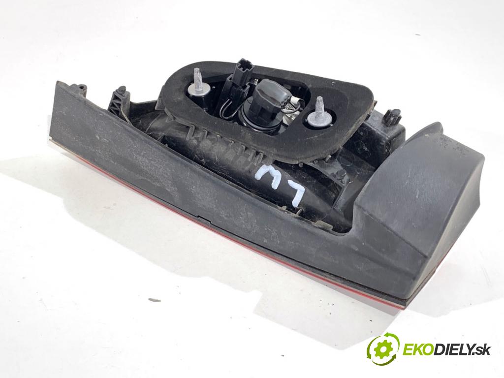 SKODA SCALA liftback 2022 110 kW 1.5 TSI 1495 Svetlo zad ľavá strana vnútorná 657945093 (Kľučka dverí ostatné)