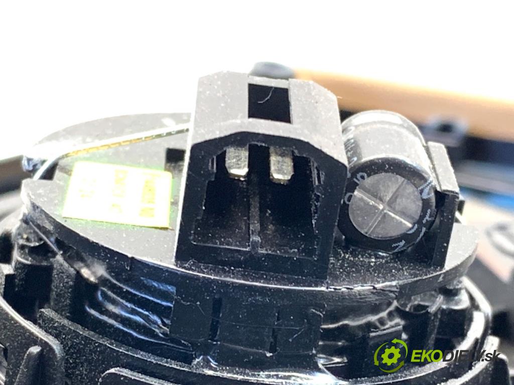 MG (SAIC) HS SUV 2024 124 kW 1.5 20 T 1490 Kľučka vnútorná pravy zad 10911549