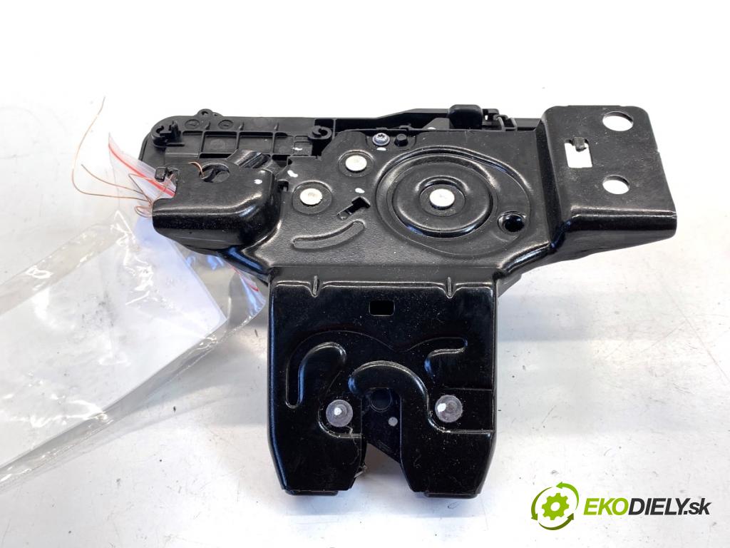 MG (SAIC) HS SUV 2024 124 kW 1.5 20 T 1490 zámok dveří zadní část 10974216