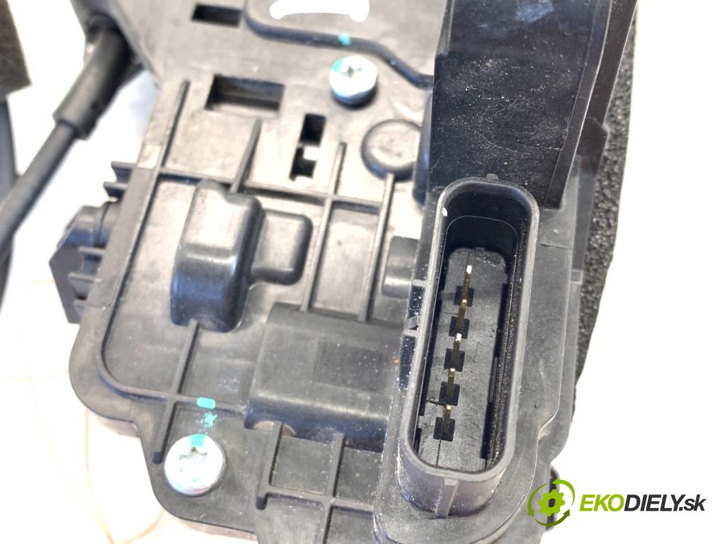 MG (SAIC) HS SUV 2024 124 kW 1.5 20 T 1490 zámok dveře levý přední část