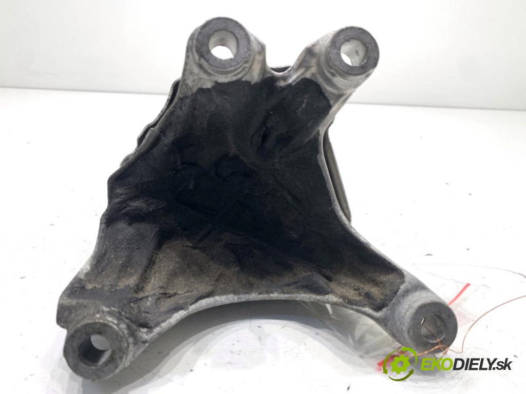 BMW G31 Kombi 2020 140 kW 520 d 1995 Držiak Motor 6870754