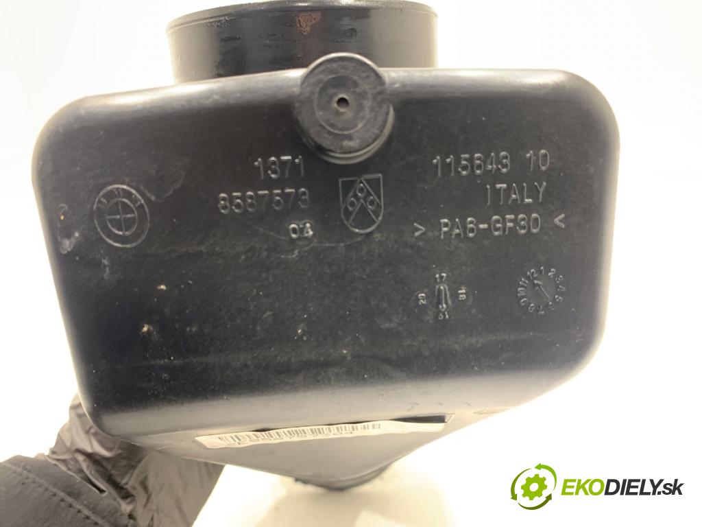 BMW G31 Kombi 2020 140 kW 520 d 1995 Rúra vzduchu 8587573